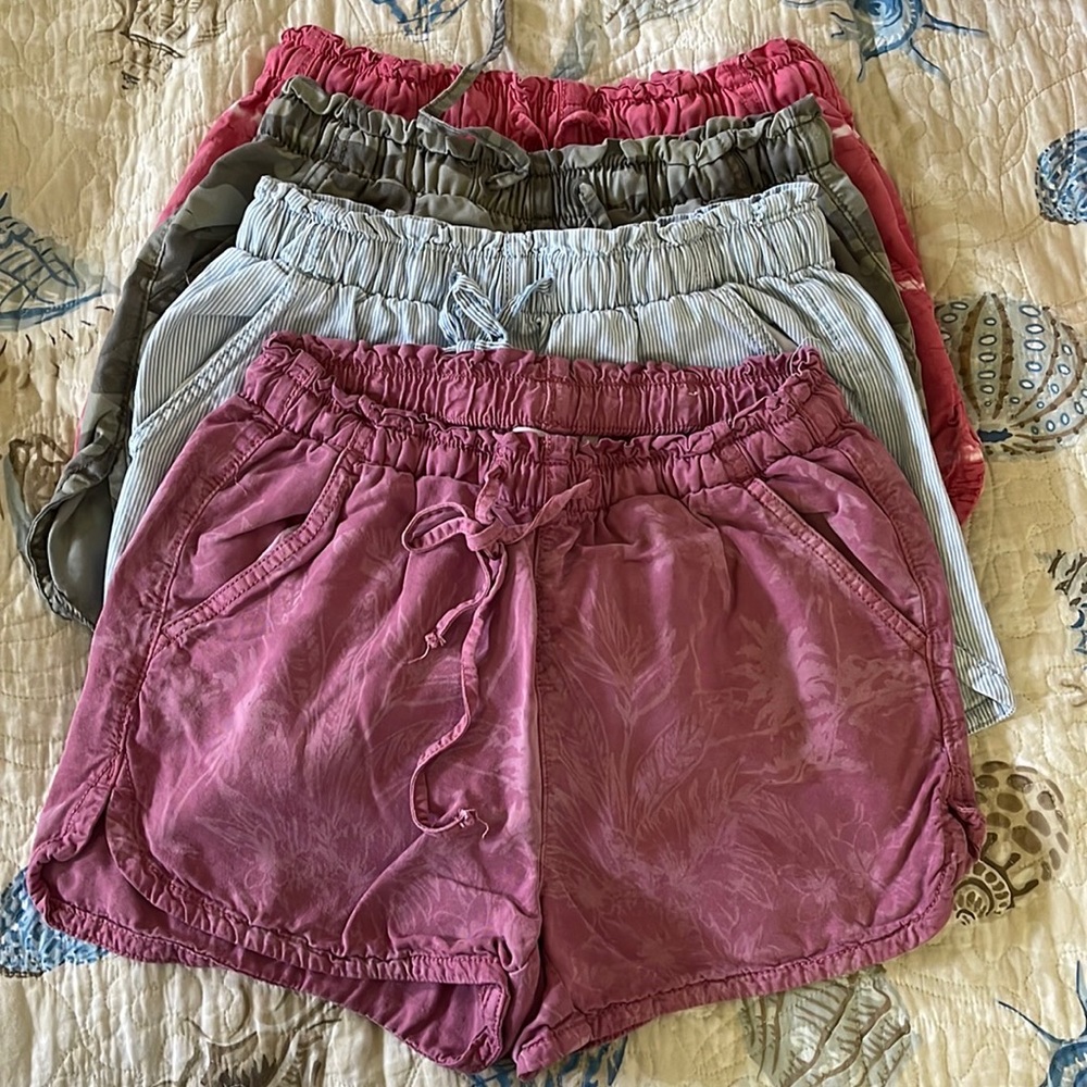 Lot of AE shorts